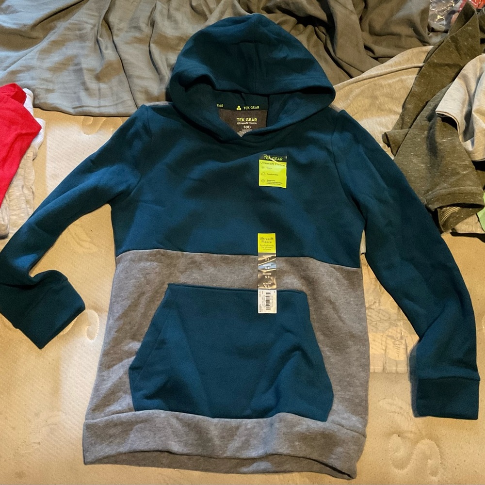 Boys Hoodies Sweater by Ted Size S(8) yrs.  in Teal Color New w/ Tags